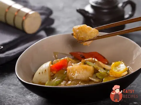 Смажений малоокий макрурус із овочами.