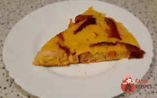 Пиріг На Сковороді З Яблуками Та Сливами