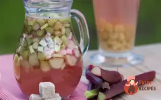 Компот З Ревеню Та Яблук На Сахарині
