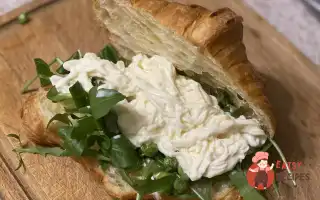 Круасан Зі Страчателлою