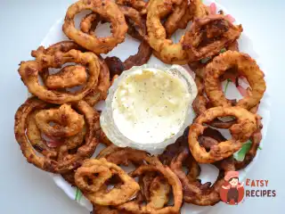 Цибульні кільця у сирному клярі