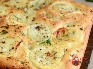 Фокачча з картоплею та розмарином