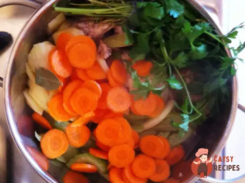 Кролик тушкований з овочами
