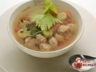 Курячий суп з кульками з індички