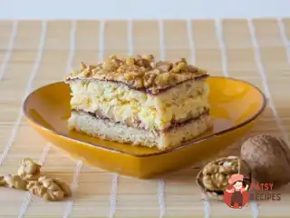 Торт з волоськими горіхами