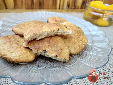 М'яке печиво з кунжутом та бананом.