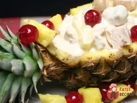 Салат з ананасами та куркою