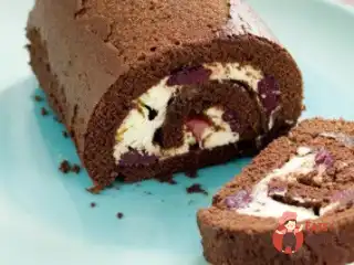 Рулет з вишнею німецькою