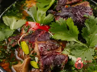 Пряний суп із бичачими хвостами