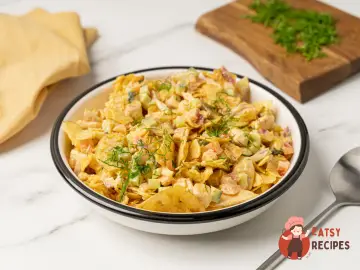 Салат із куркою та чипсами