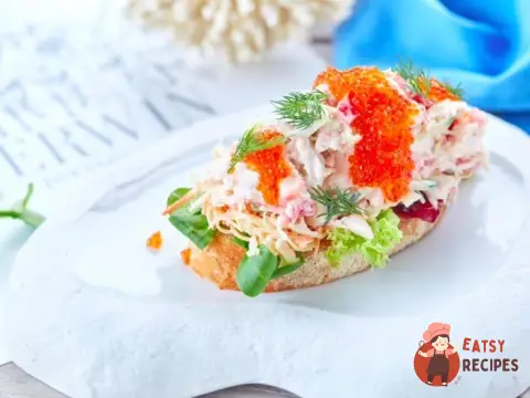 Брускетта з м'ясом камчатського краба