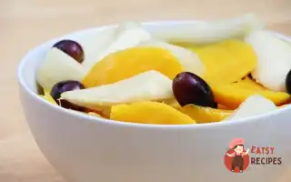 Свіжий Фруктовий Салат Із Цитрусовим Сиропом.