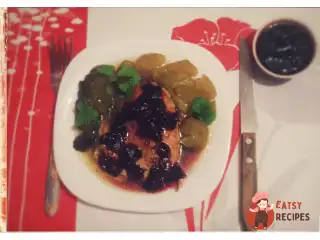 Курка в меді під журавлинним соусом