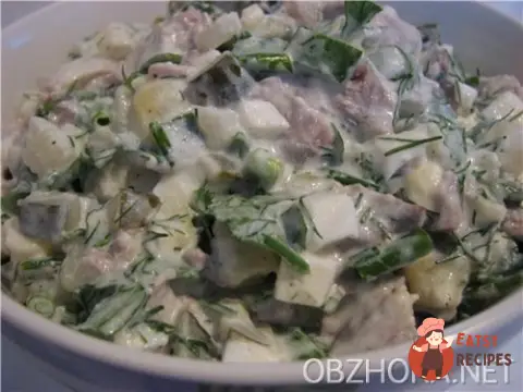 Легкий салат з курячої грудки та селери