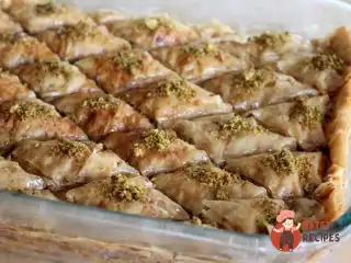 Пахлава з фісташками