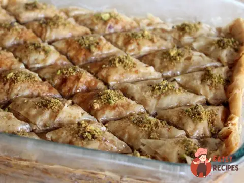 Пахлава з фісташками