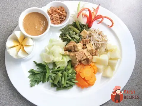 Індонезійський салат (Gado gado)