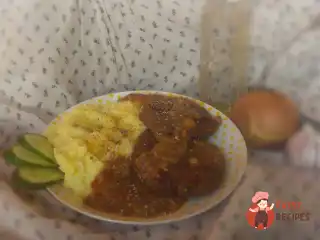 Котлети з томатно-цибульним соусом