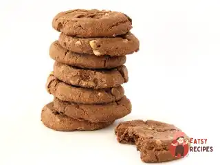 Шоколадне печиво з фундуком у потрісканій глазурі