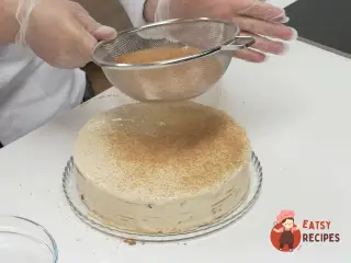 Крок 8: Класичний медовик із чорносливом