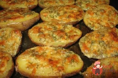 Часникова картопля з пармезаном