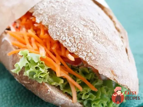 Булочки з морквяною начинкою та хумусом
