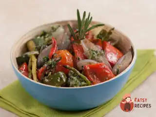 Овочі гриль із соусом із печеного часнику