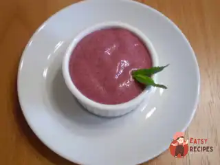 Десерт із смородини та лікеру