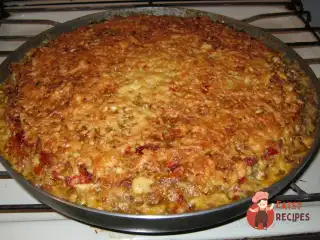 Овочеве асорті з м'ясом, рисом та сиром