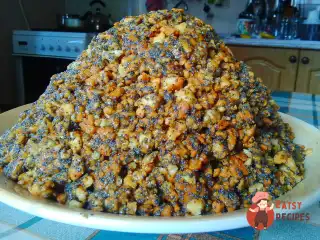 Мурашник з кисло-солодким кремом