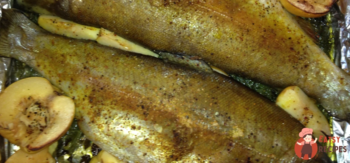 Форель, запечена з осінніми овочами та фруктами