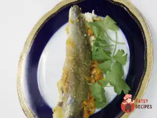 Навага, тушкована в сметані