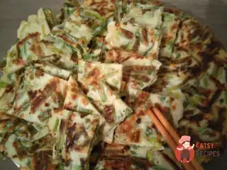 Цибулинні млинці Пхаджон