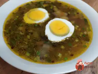 Щавлевий суп із яйцем