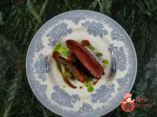 Качина грудка із запеченим персиком