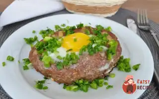 Шніцель Із Домашнього Фаршу З Яйцем